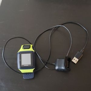 Tomtom water resistant runner GPS watch 8RS00